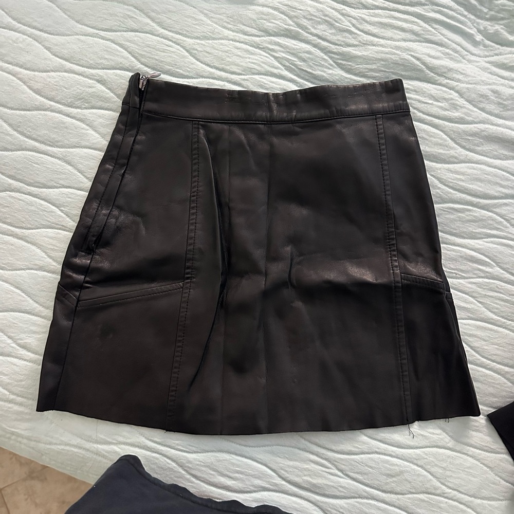 H&M Black Mini Skirt